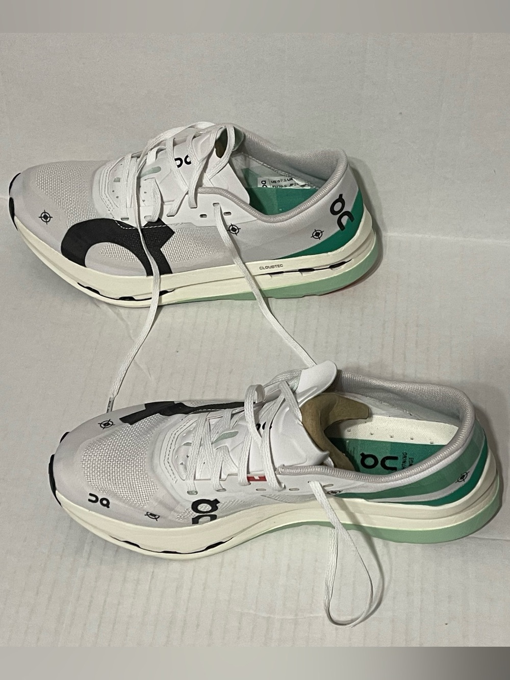 On Running Cloudboom Echo 3 Women’s Shoes — White & Mint - Picture 3 of 8